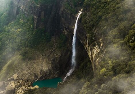 Best places to visit in Meghalaya featuring the stunning Nohkalikai waterfall landscape