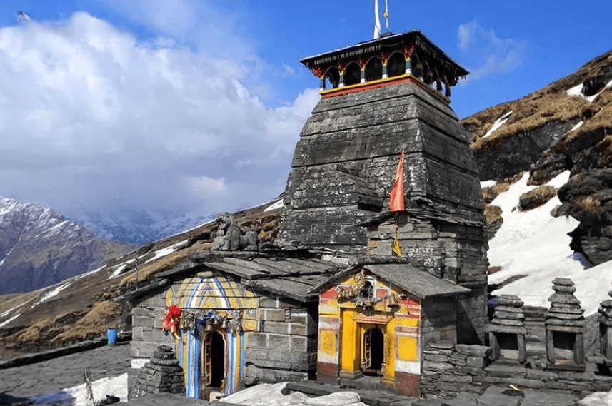 Beautiful Places in India to Visit – Tungnath Temple surrounded by Himalayan peaks and clouds