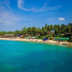 Beautiful Places in India to Visit – golden beaches and blue ocean coastline of Goa