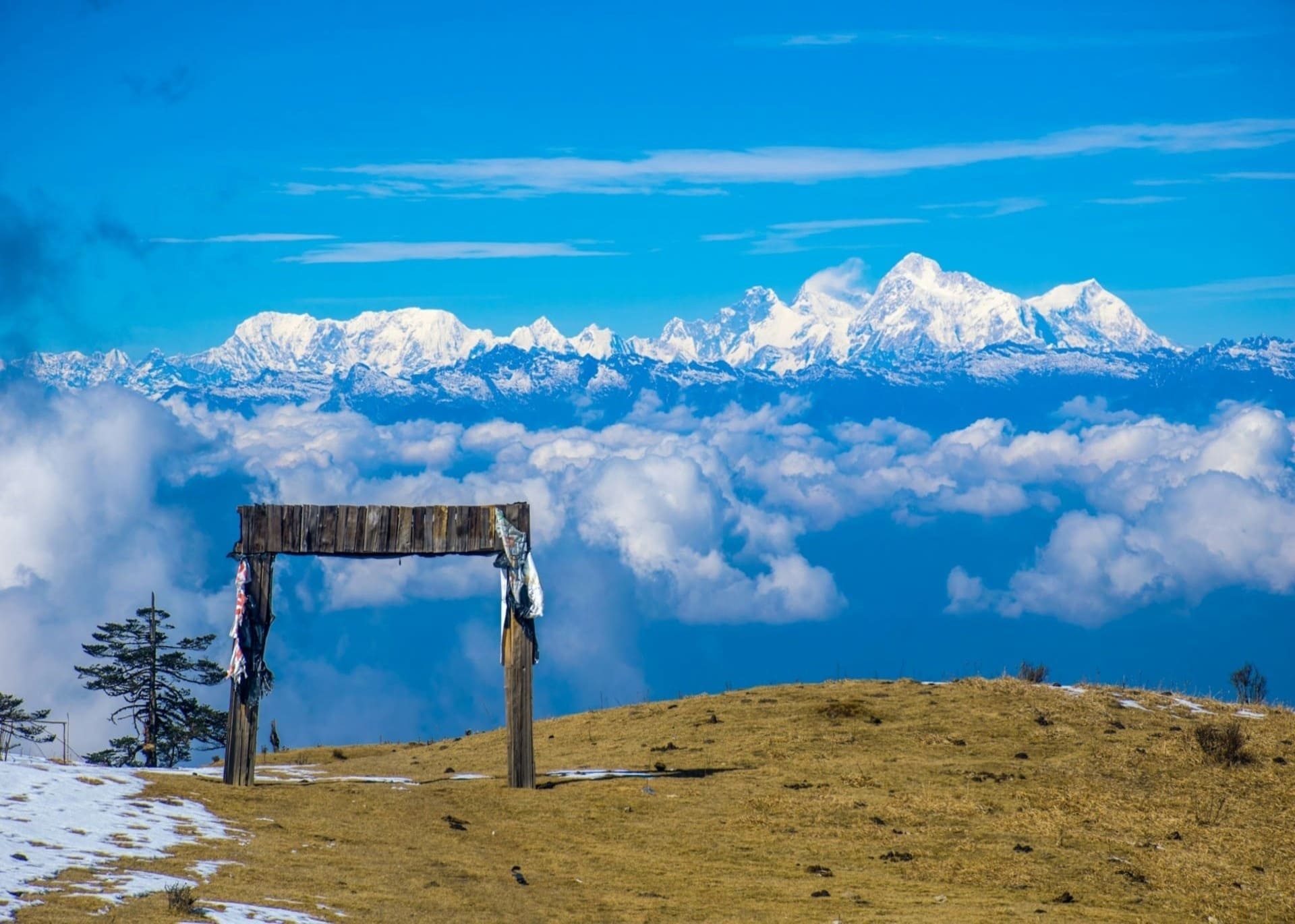 Beautiful Places in India to Visit – breathtaking Himalayan views from Sandakphu Trek trail