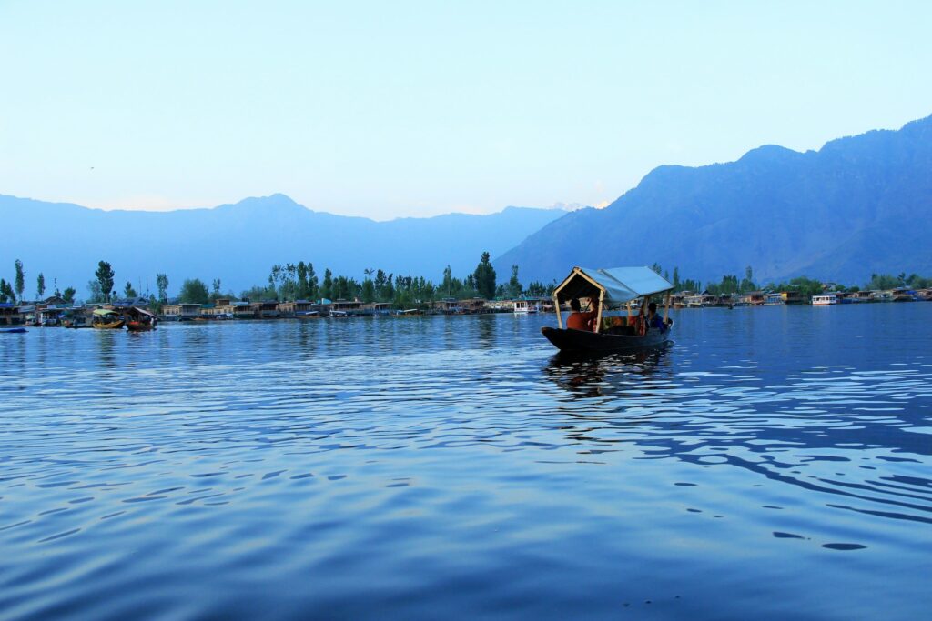 Beautiful Places in India to Visit featuring Kashmir’s scenic lakes, gardens, and Himalayan landscapes